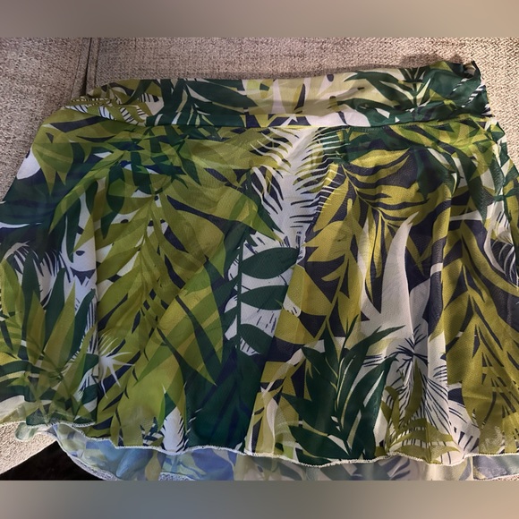 Green bathing suit - Picture 3 of 5